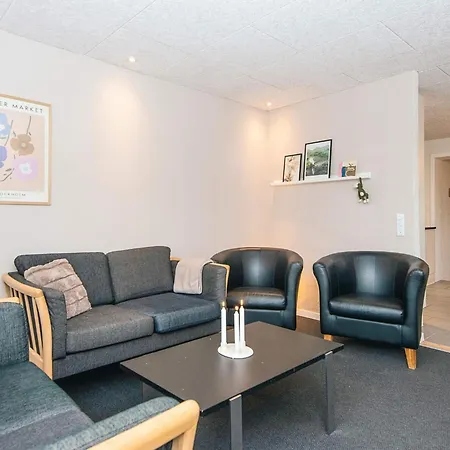 4 Person In * Ansager